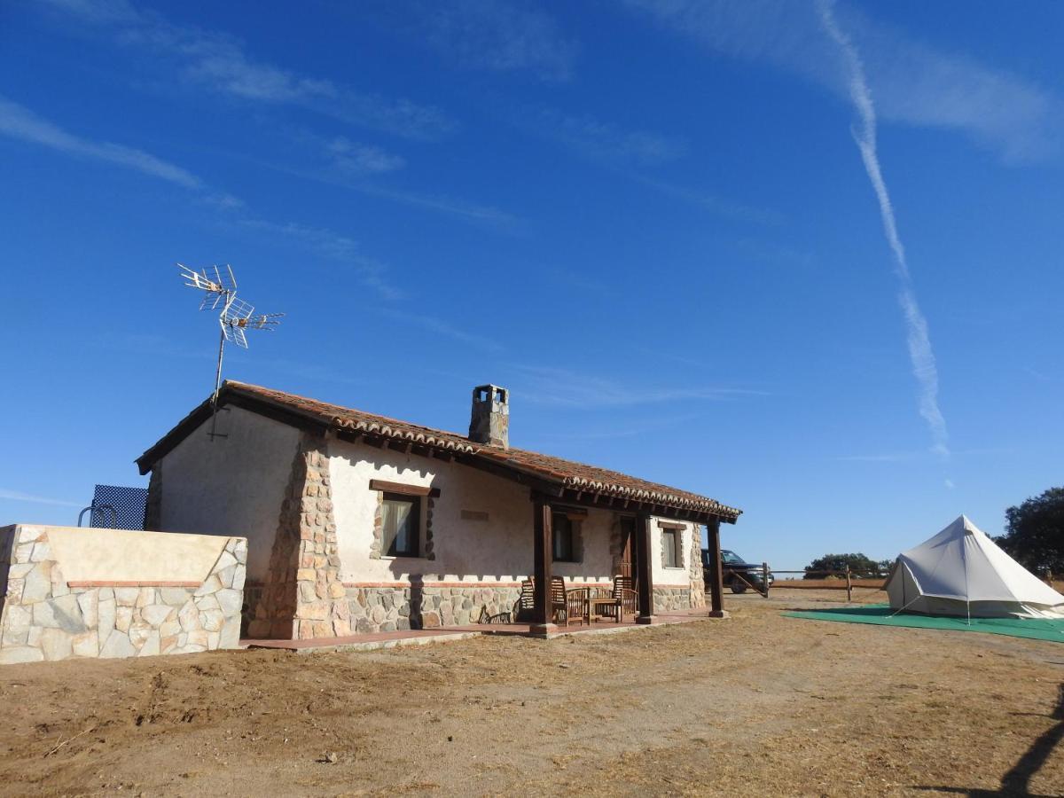 Eco-Lodge En La Reserva Privada Campanarios De Azaba - Proyecto De Conservacion Espeja Dış mekan fotoğraf