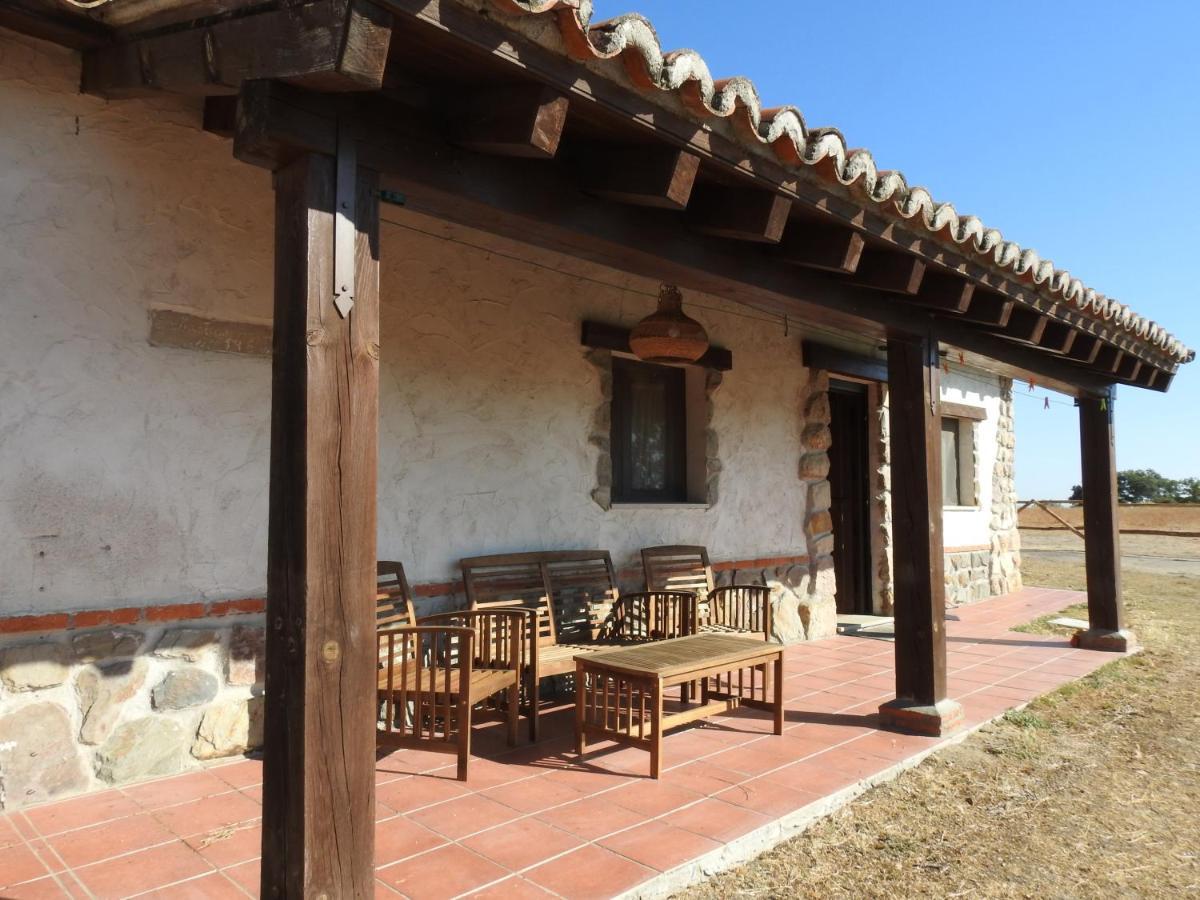 Eco-Lodge En La Reserva Privada Campanarios De Azaba - Proyecto De Conservacion Espeja Dış mekan fotoğraf