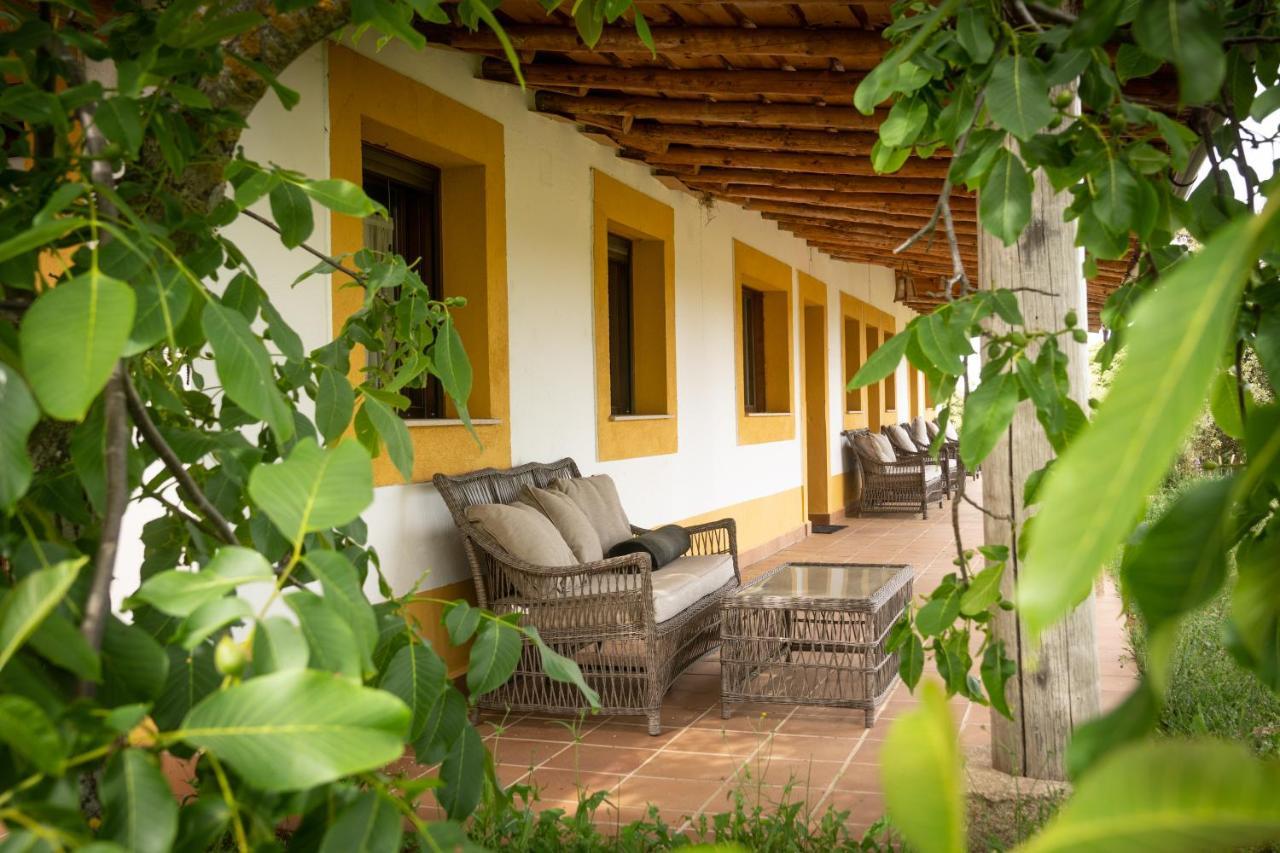 Eco-Lodge En La Reserva Privada Campanarios De Azaba - Proyecto De Conservacion Espeja Dış mekan fotoğraf