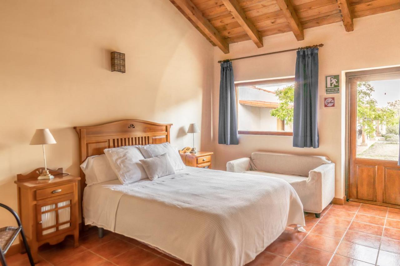 Eco-Lodge En La Reserva Privada Campanarios De Azaba - Proyecto De Conservacion Espeja Dış mekan fotoğraf