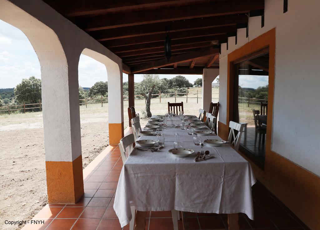 Eco-Lodge En La Reserva Privada Campanarios De Azaba - Proyecto De Conservacion Espeja Dış mekan fotoğraf