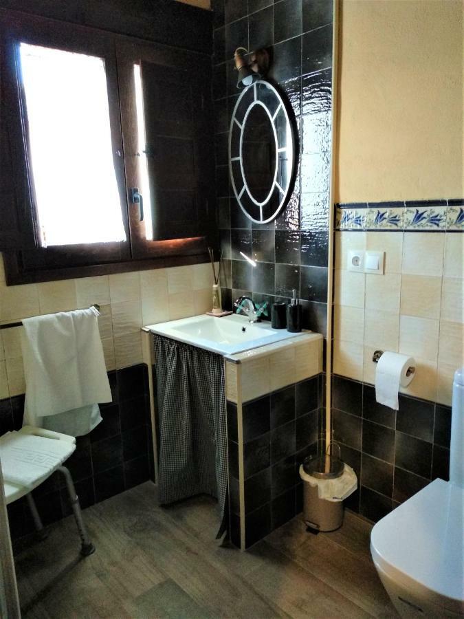 Eco-Lodge En La Reserva Privada Campanarios De Azaba - Proyecto De Conservacion Espeja Dış mekan fotoğraf